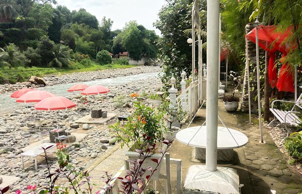 New The Heritage Resort & Restaurant Bukit Lawang Bandartelu Esterno foto