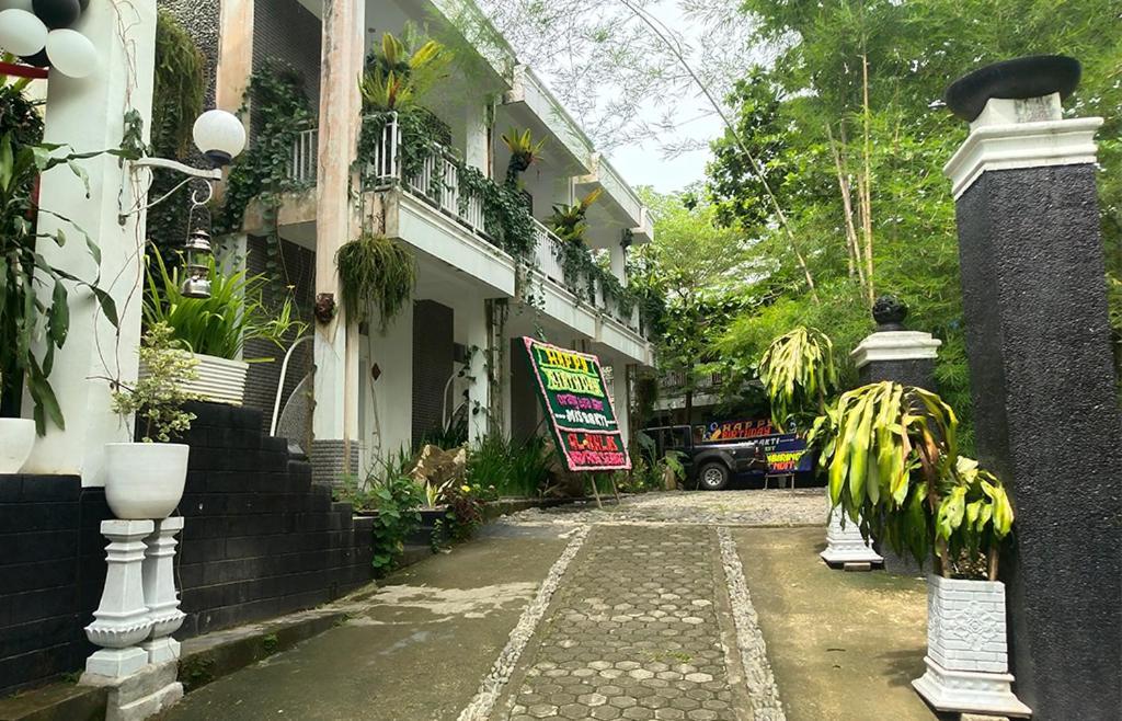 New The Heritage Resort & Restaurant Bukit Lawang Bandartelu Esterno foto